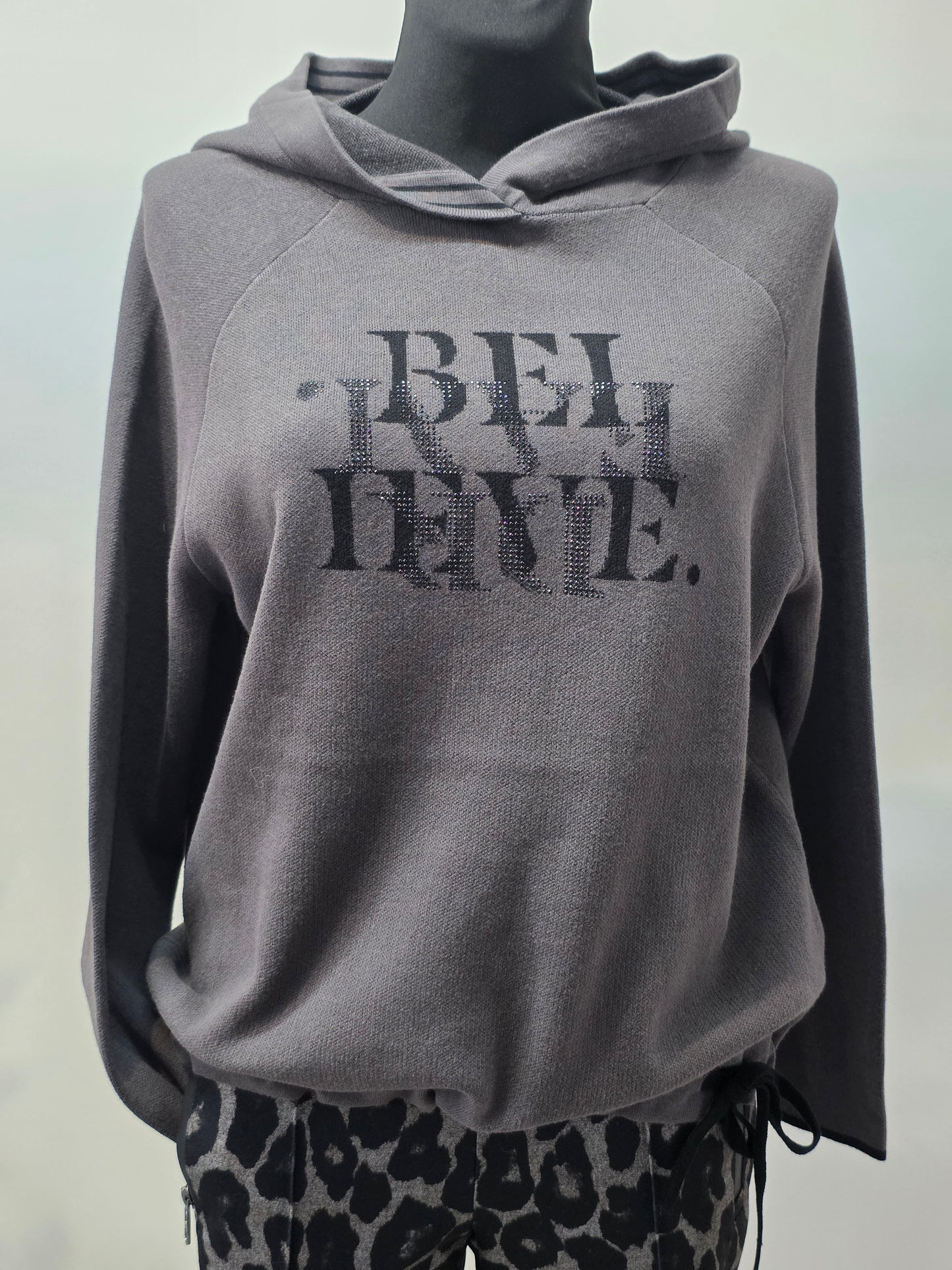 Pullover mit Kaputze