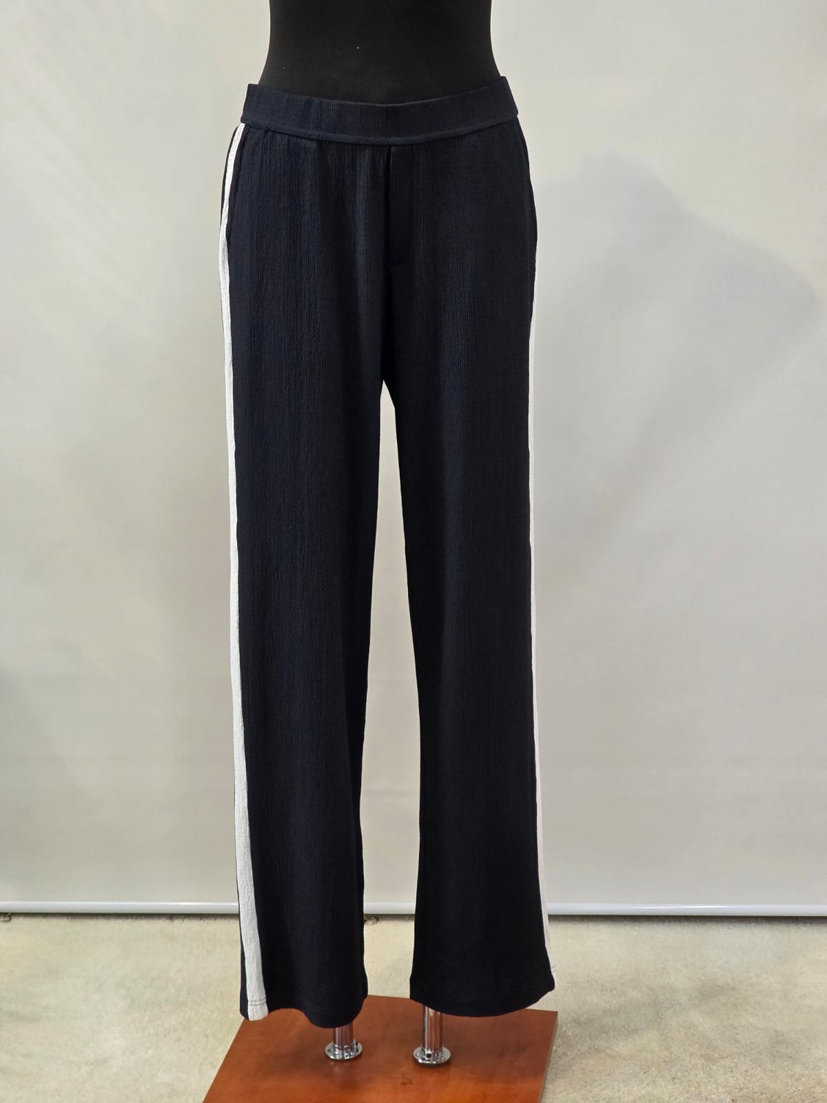 Marineblaue Hose